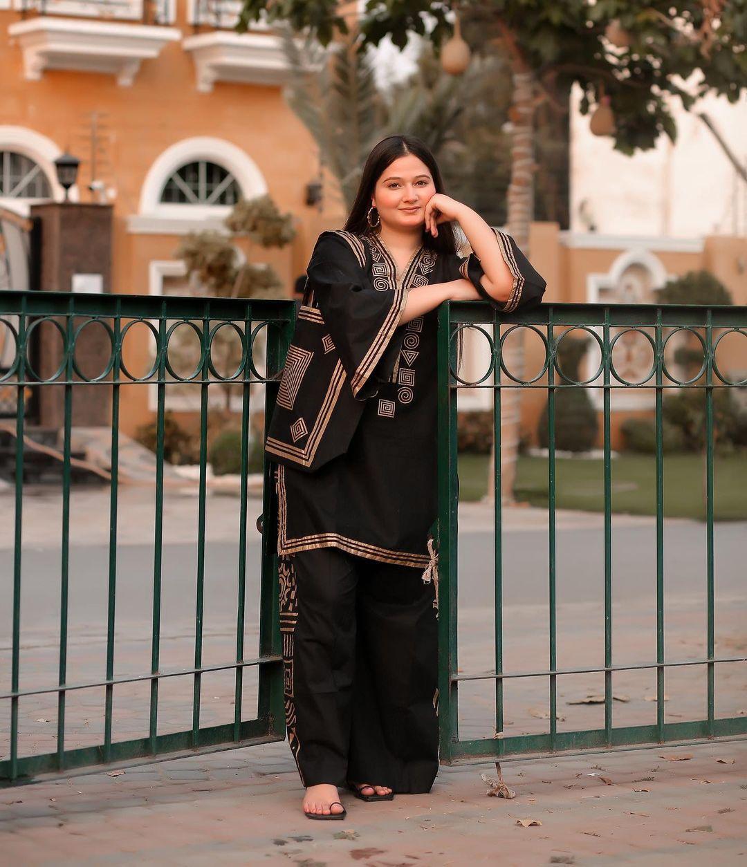 Stylish 3-Piece Women's Embroidered Shirt, Palazzo & Branded Bag Set